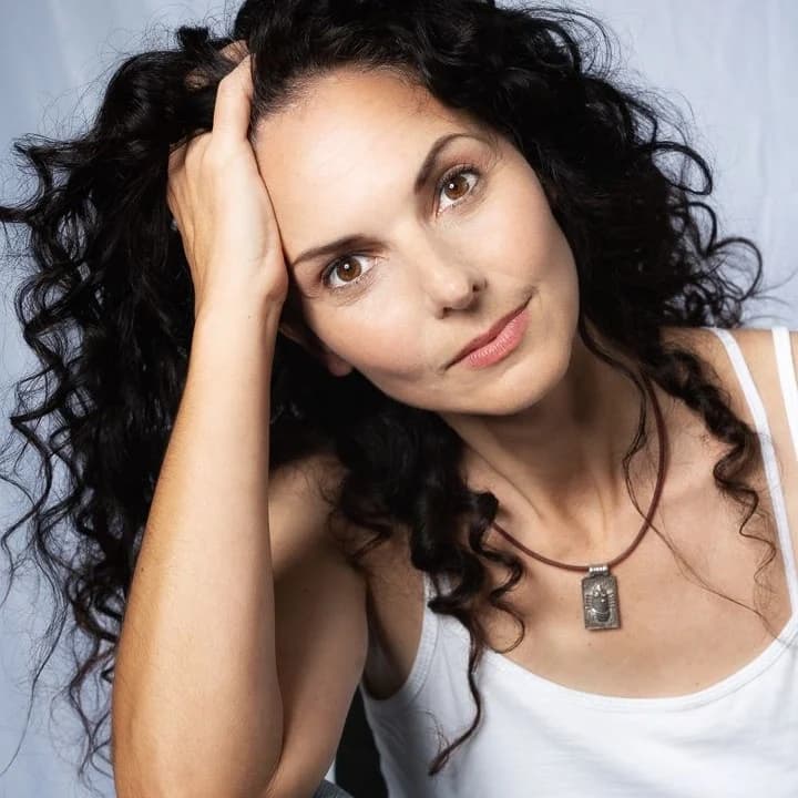 Editorial makeup post